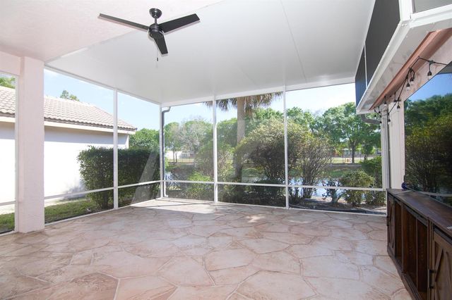 2824 Waters Edge Circle, Greenacres, FL 33413