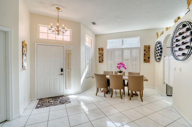 2824 Waters Edge Circle, Greenacres, FL 33413
