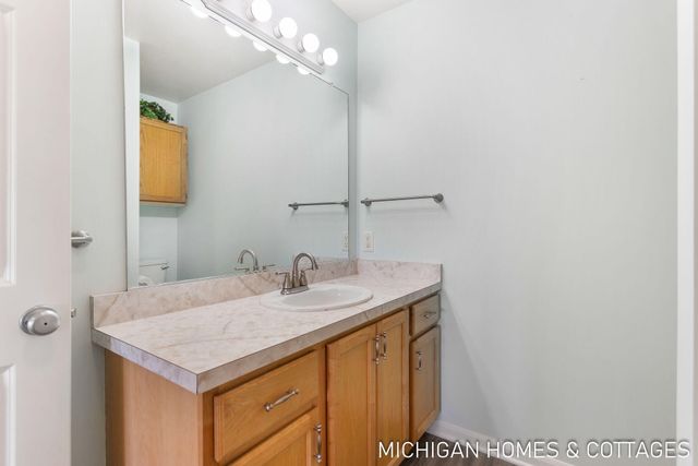 634 Wilshire Court, Holland City, MI 49423