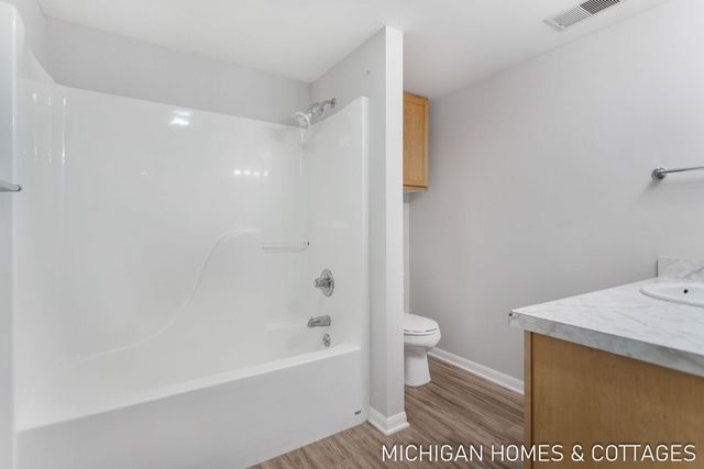 634 Wilshire Court, Holland City, MI 49423