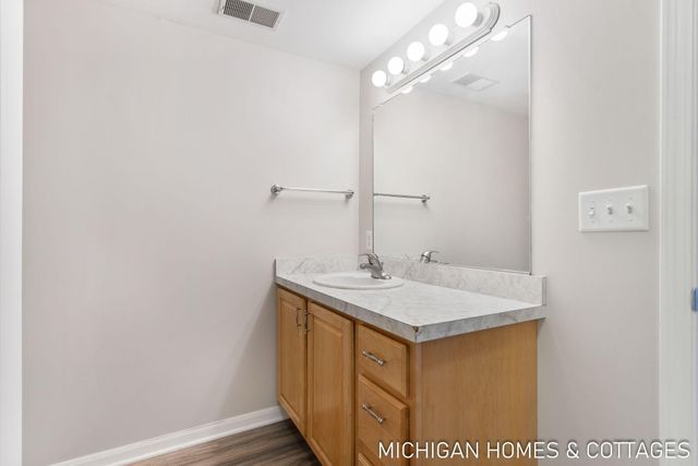 634 Wilshire Court, Holland City, MI 49423