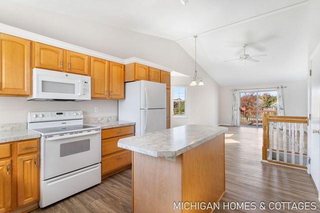 634 Wilshire Court, Holland City, MI 49423