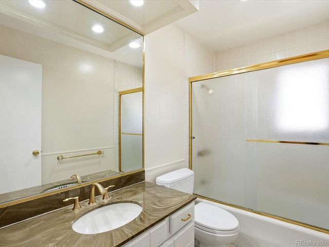 3330 S Oneida Way, Denver, CO 80224