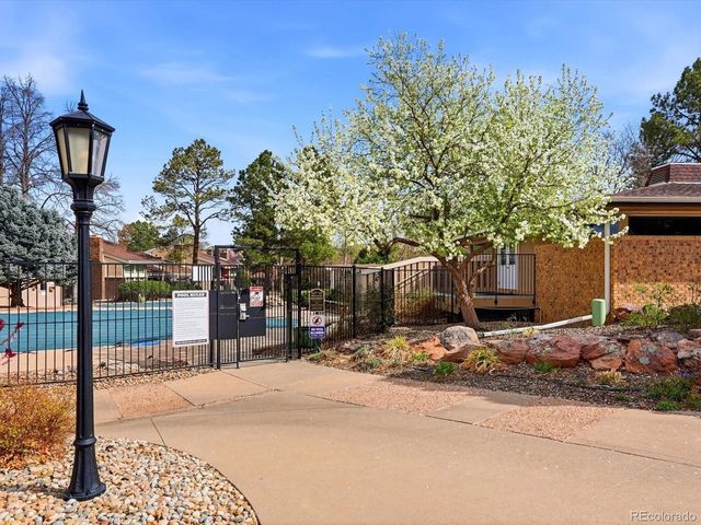 3330 S Oneida Way, Denver, CO 80224