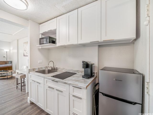 1920 Ala Moana Boulevard 706, Honolulu, HI 96815