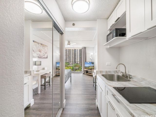 1920 Ala Moana Boulevard 706, Honolulu, HI 96815