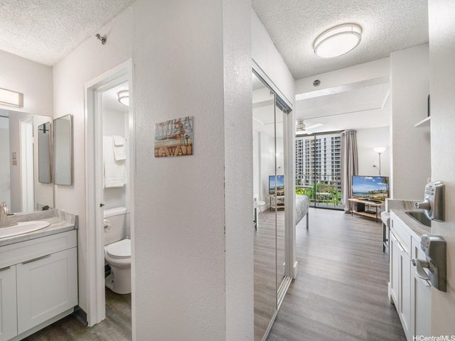 1920 Ala Moana Boulevard 706, Honolulu, HI 96815