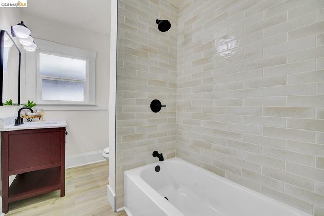 5718 Adeline St, Oakland, CA 94608