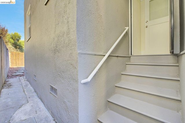 5718 Adeline St, Oakland, CA 94608