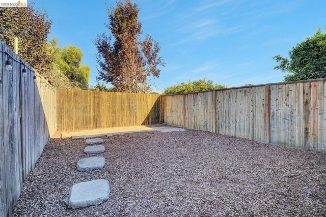 5718 Adeline St, Oakland, CA 94608