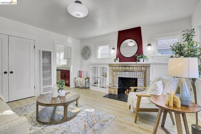 5718 Adeline St, Oakland, CA 94608