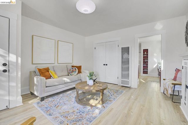 5718 Adeline St, Oakland, CA 94608