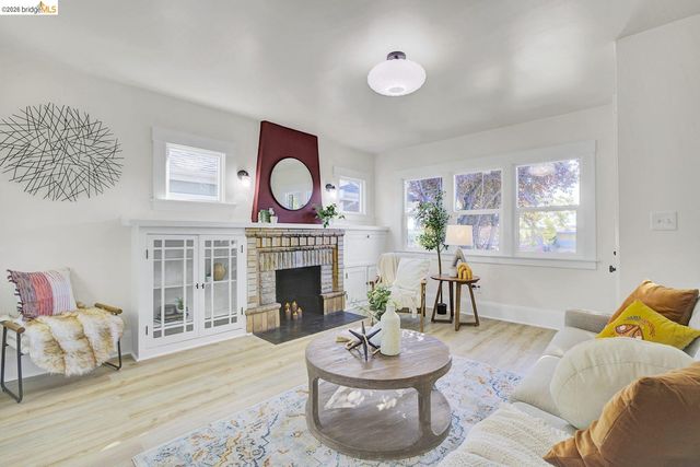 5718 Adeline St, Oakland, CA 94608