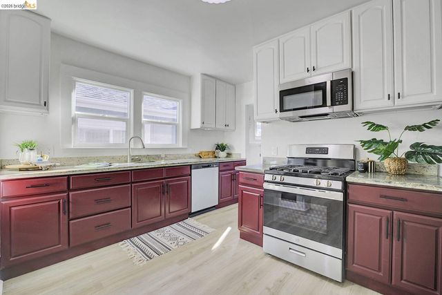 5718 Adeline St, Oakland, CA 94608