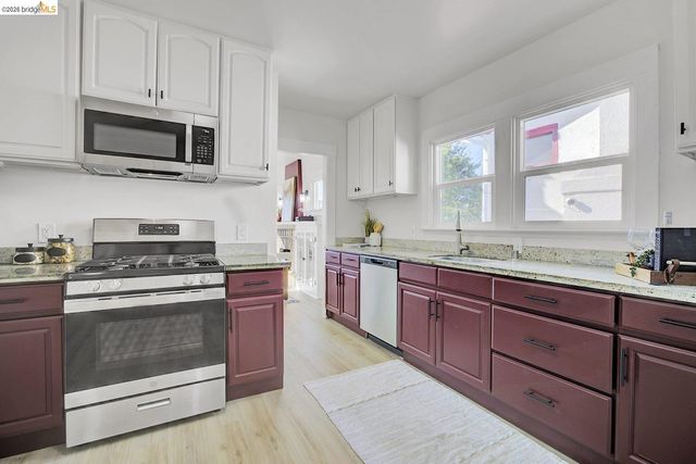 5718 Adeline St, Oakland, CA 94608