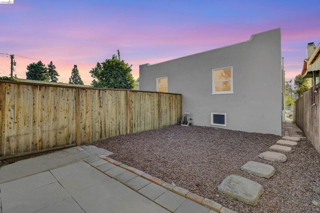 5718 Adeline St, Oakland, CA 94608