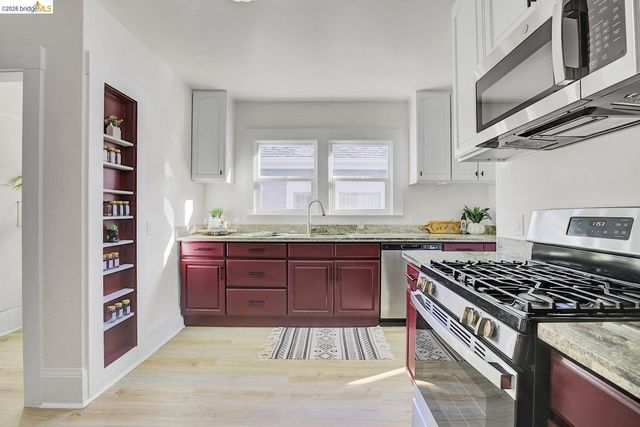 5718 Adeline St, Oakland, CA 94608