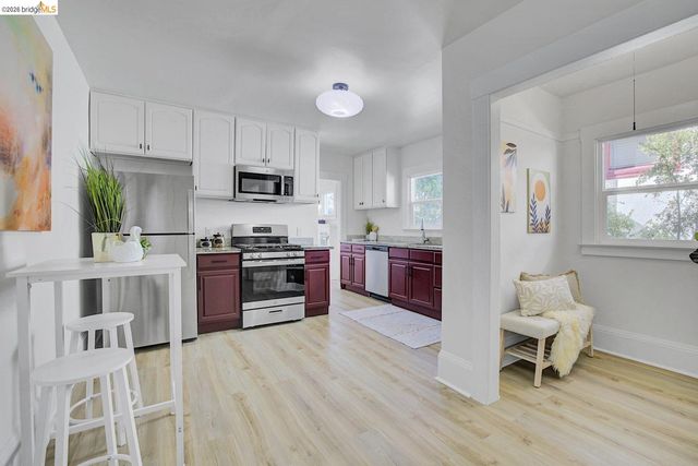 5718 Adeline St, Oakland, CA 94608