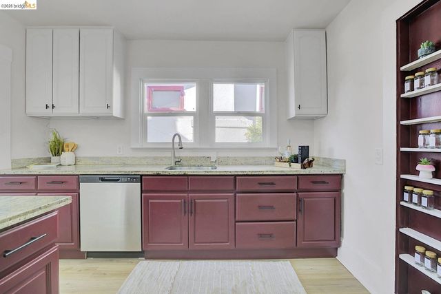 5718 Adeline St, Oakland, CA 94608