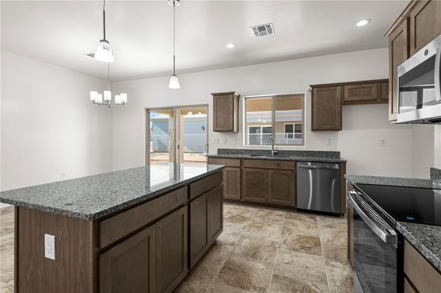 2275 E Ames Avenue, Kingman, AZ 86409