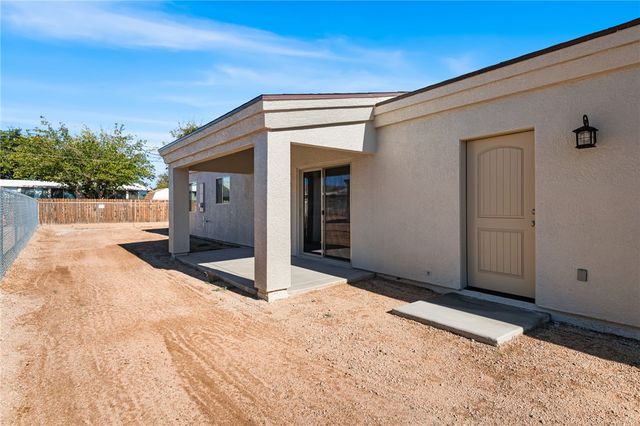 2275 E Ames Avenue, Kingman, AZ 86409