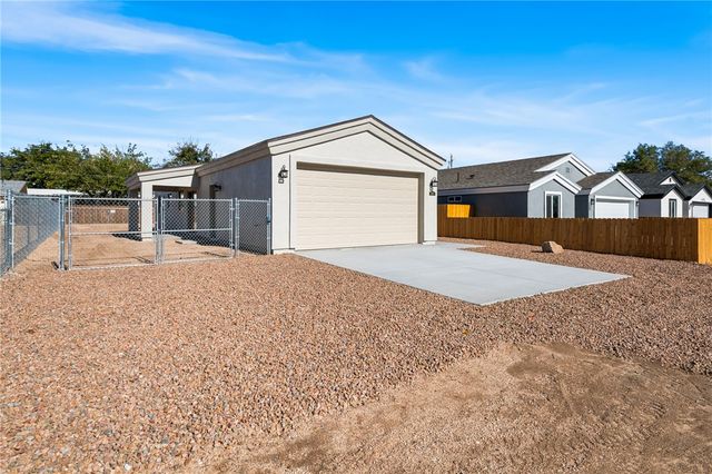 2275 E Ames Avenue, Kingman, AZ 86409