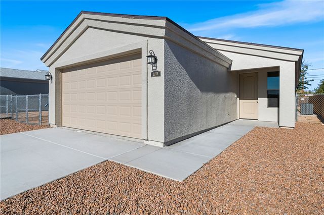 2275 E Ames Avenue, Kingman, AZ 86409