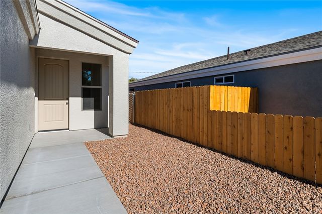 2275 E Ames Avenue, Kingman, AZ 86409