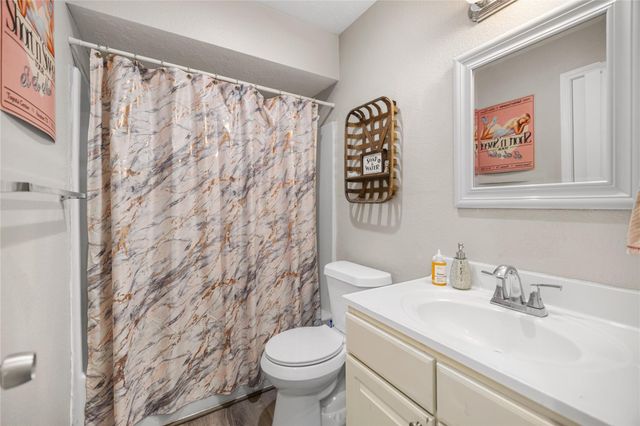 1018 Shawnee Drive, Conroe, TX 77316