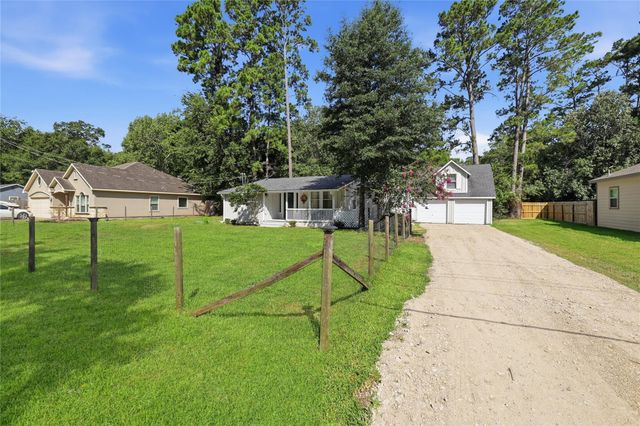 1018 Shawnee Drive, Conroe, TX 77316