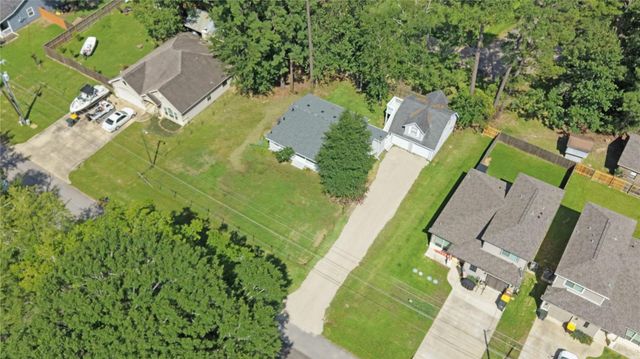 1018 Shawnee Drive, Conroe, TX 77316
