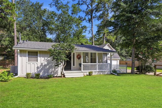 1018 Shawnee Drive, Conroe, TX 77316