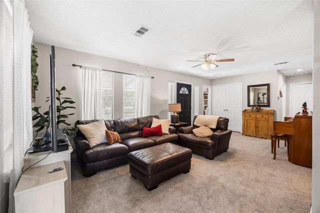 1018 Shawnee Drive, Conroe, TX 77316