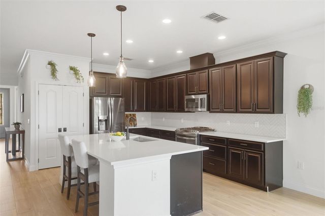 192 VERDE WAY, Debary, FL 32713