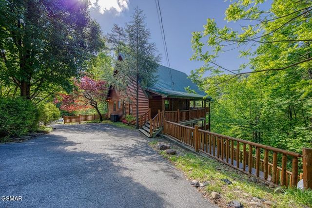 2766 Overholt Trail, Sevierville, TN 37862