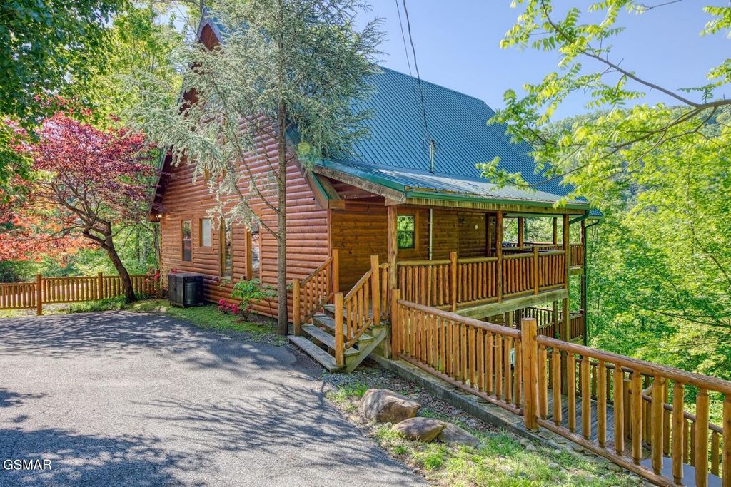 2766 Overholt Trail, Sevierville, TN 37862