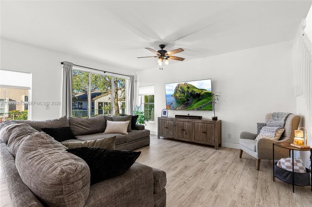 20775 NW 1st St, Pembroke Pines, FL 33029