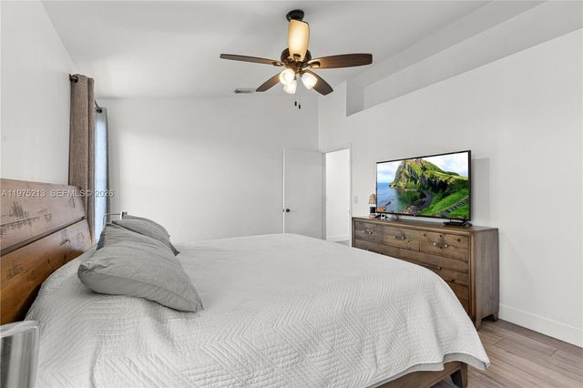 20775 NW 1st St, Pembroke Pines, FL 33029