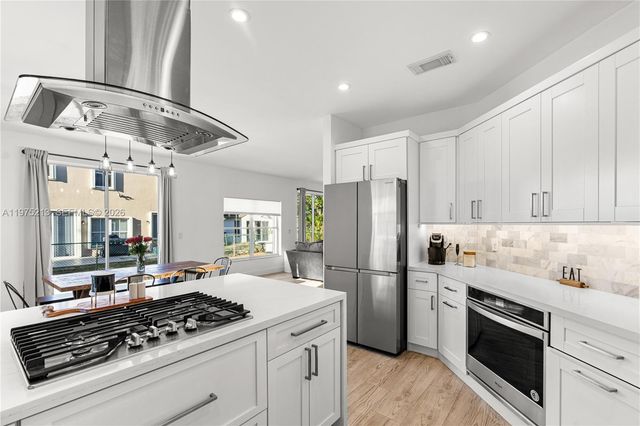 20775 NW 1st St, Pembroke Pines, FL 33029