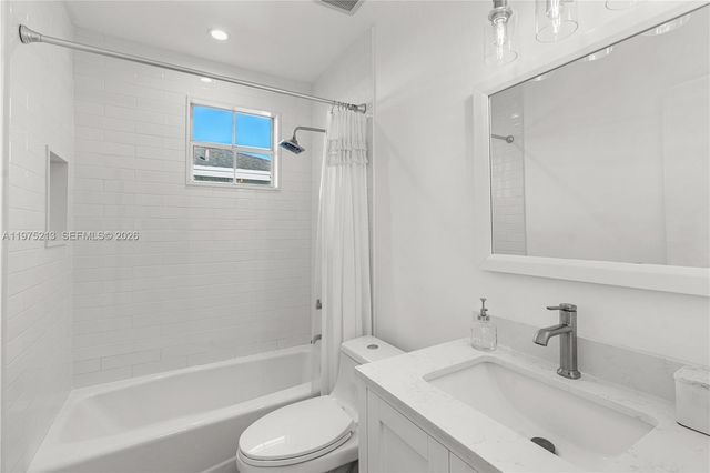 20775 NW 1st St, Pembroke Pines, FL 33029