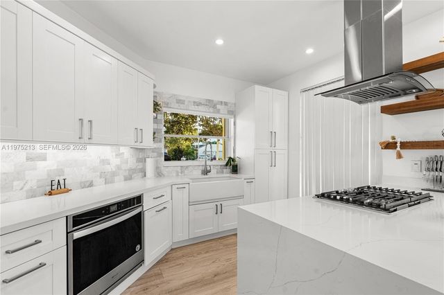 20775 NW 1st St, Pembroke Pines, FL 33029