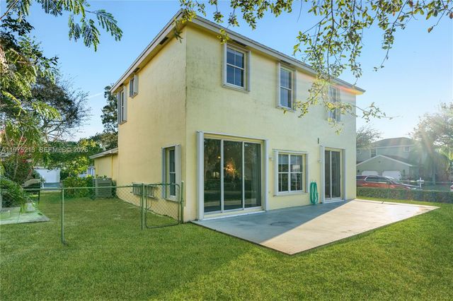 20775 NW 1st St, Pembroke Pines, FL 33029