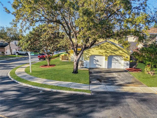 20775 NW 1st St, Pembroke Pines, FL 33029