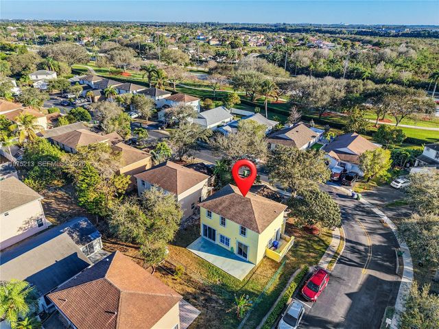 20775 NW 1st St, Pembroke Pines, FL 33029