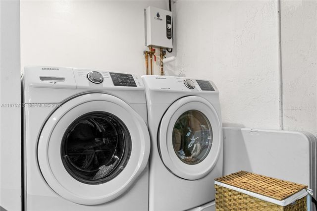 20775 NW 1st St, Pembroke Pines, FL 33029