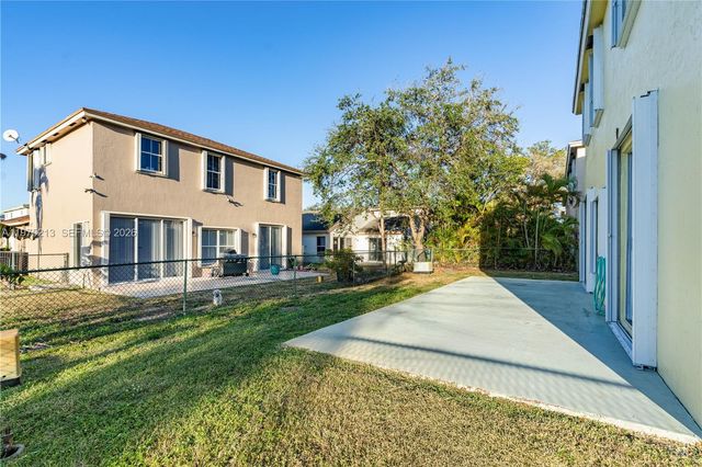 20775 NW 1st St, Pembroke Pines, FL 33029