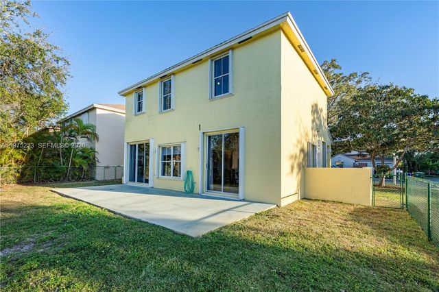 20775 NW 1st St, Pembroke Pines, FL 33029