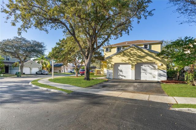 20775 NW 1st St, Pembroke Pines, FL 33029