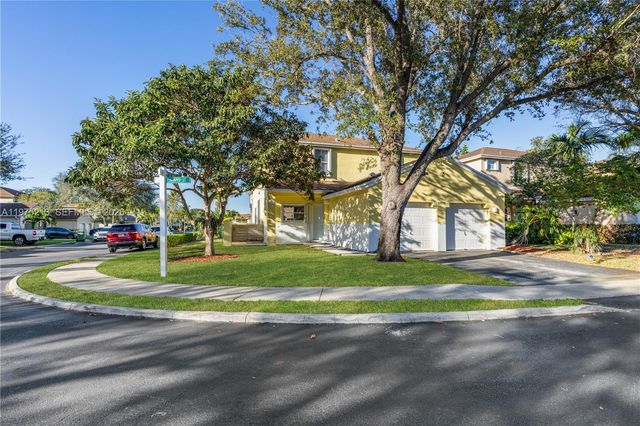 20775 NW 1st St, Pembroke Pines, FL 33029