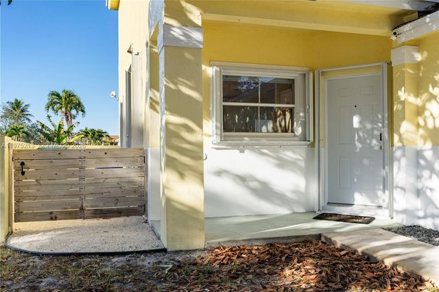 20775 NW 1st St, Pembroke Pines, FL 33029